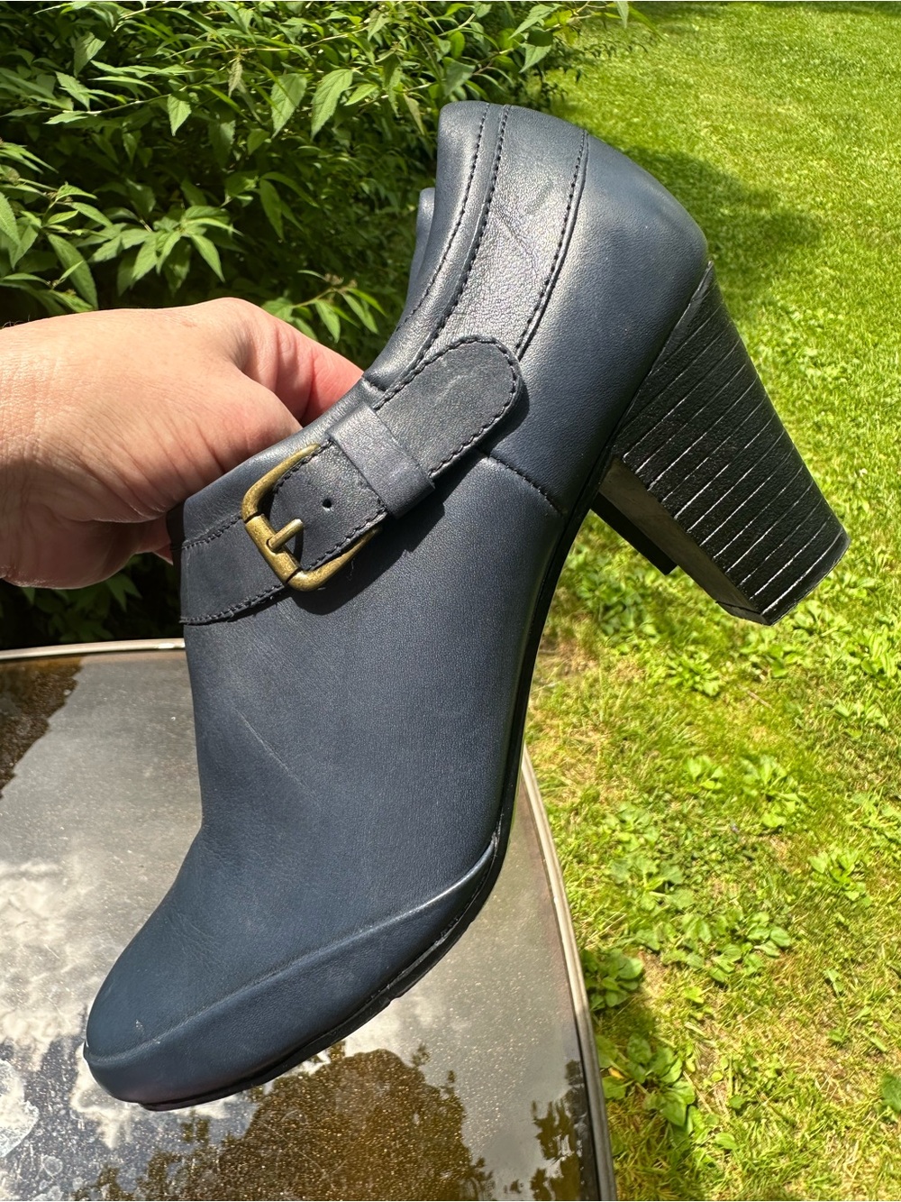 Clark’s Bendables Size 10N Navy Leather Low Ankle Booties